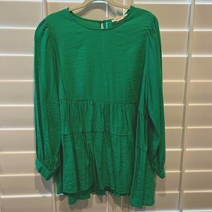 A Beautiful Soul (Altrd State) Kelly green top. size A.